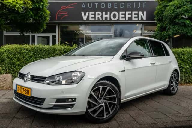Volkswagen Golf (2015) thumbnail 1