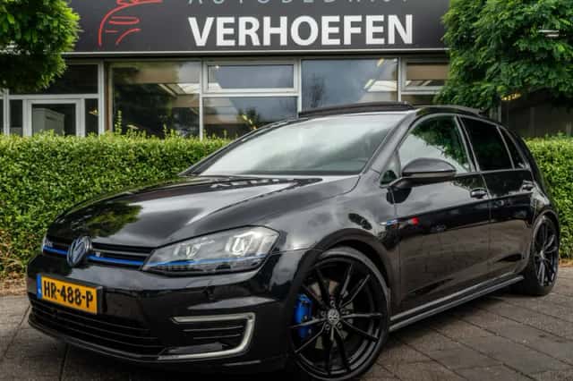 Volkswagen Golf (2015) thumbnail 1