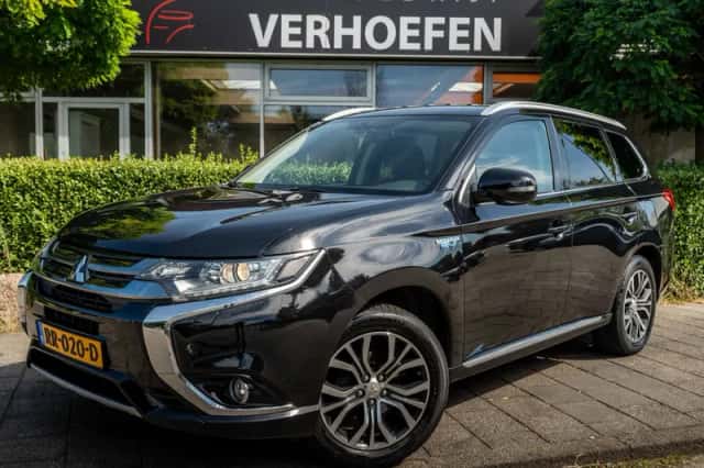 Mitsubishi Outlander (2018) thumbnail 1
