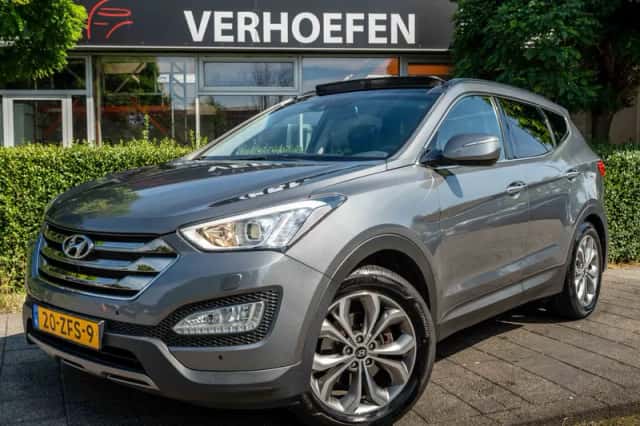Hyundai Santa Fe (2012) thumbnail 1