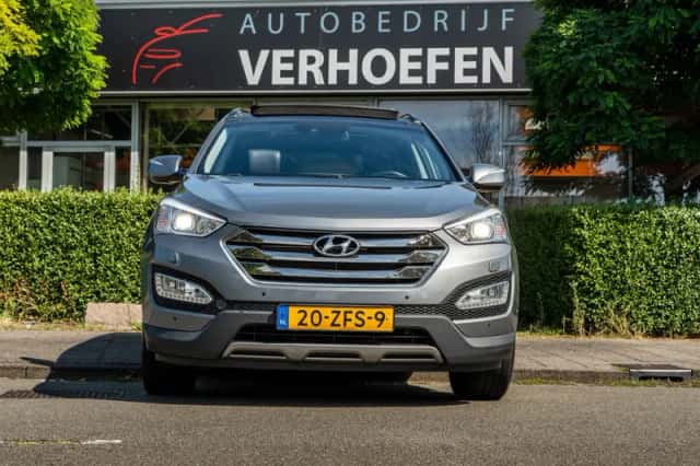 Hyundai Santa Fe (2012) thumbnail 5
