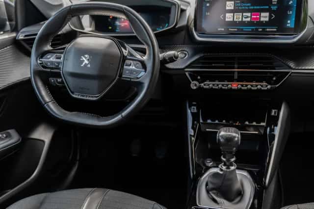 Peugeot 208 (2022) thumbnail 2