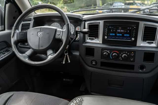 Dodge RAM (2007) thumbnail 2