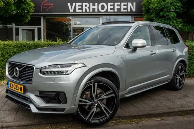 Volvo XC90 (2016) thumbnail 1