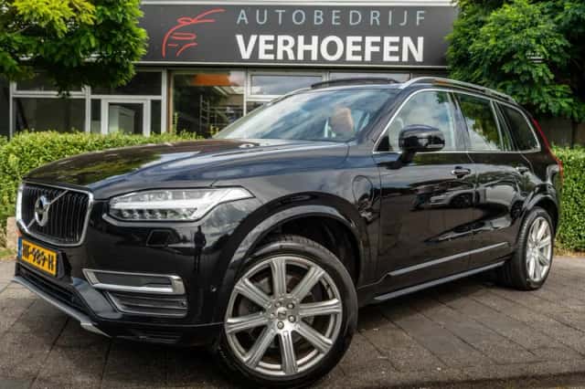 Volvo XC90 (2015) thumbnail 1