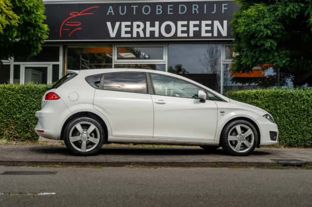 SEAT Leon (2010) thumbnail 5