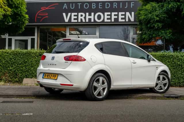 SEAT Leon (2010) thumbnail 6