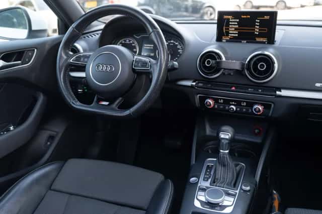 Audi A3 (2015) thumbnail 2