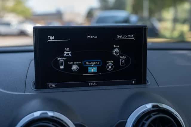 Audi A3 (2015) thumbnail 3