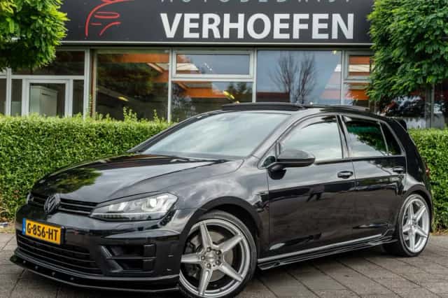 Volkswagen Golf (2015) thumbnail 1
