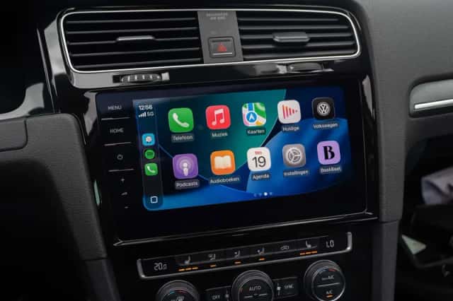 Volkswagen Golf (2015) thumbnail 4