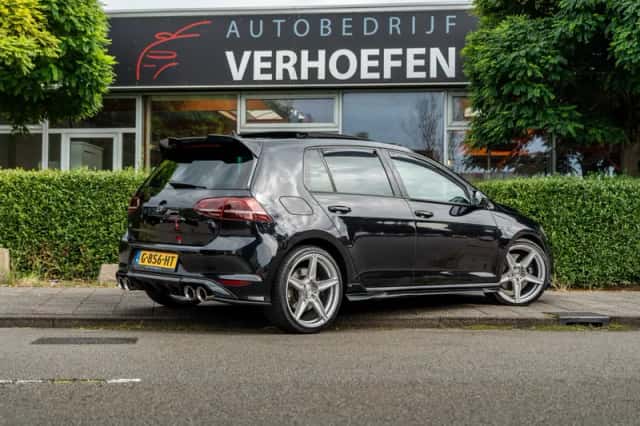 Volkswagen Golf (2015) thumbnail 5