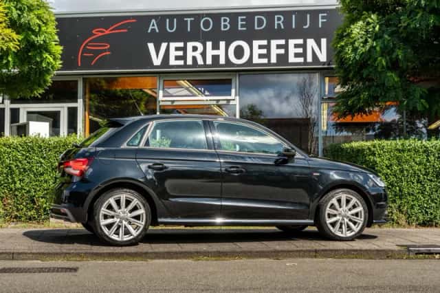 Audi A1 (2016) thumbnail 5