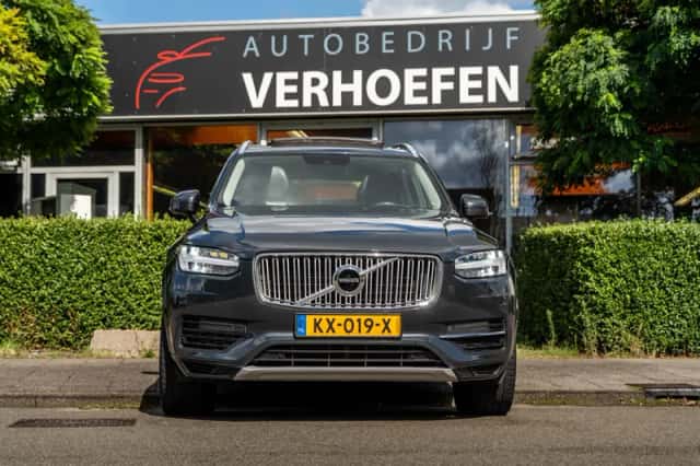 Volvo XC90 (2016) thumbnail 5