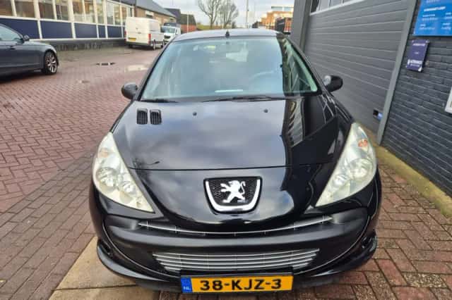 Peugeot 206 (2010) thumbnail 2