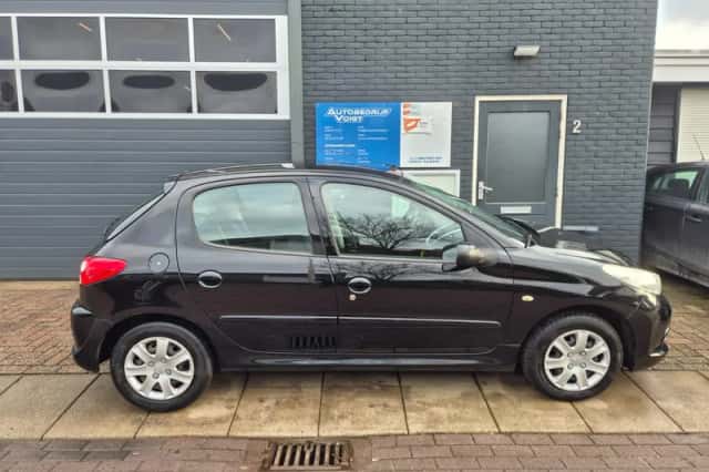 Peugeot 206 (2010) thumbnail 3