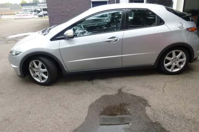 Honda Civic (2009) thumbnail 3