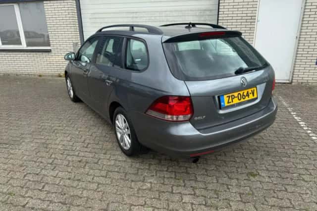 Volkswagen Golf (2011) thumbnail 3