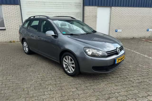 Volkswagen Golf (2011) thumbnail 4