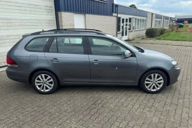 Volkswagen Golf (2011) thumbnail 5