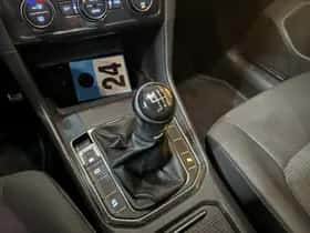 Volkswagen Golf thumbnail 36