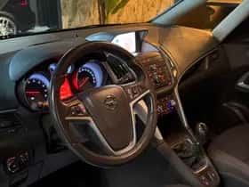Opel Zafira Tourer (2012) thumbnail 17