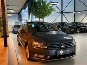 Volkswagen Passat (2011) thumbnail 11