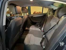 Volkswagen Passat thumbnail 18