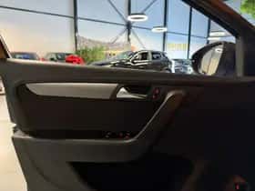 Volkswagen Passat (2011) thumbnail 20