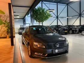 Volkswagen Passat (2011) thumbnail 10