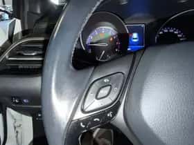 Toyota C-HR (2018) thumbnail 27