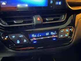 Toyota C-HR thumbnail 35