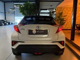 Toyota C-HR (2018) thumbnail 9