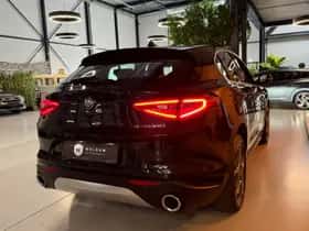 Alfa Romeo Stelvio (2017) thumbnail 20