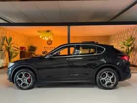 Alfa Romeo Stelvio (2017) thumbnail 6