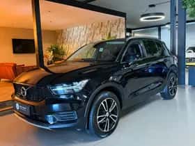 Volvo XC40 thumbnail 3