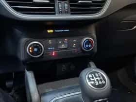 Ford Kuga thumbnail 38