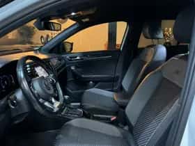 Volkswagen T-Roc (2019) thumbnail 25