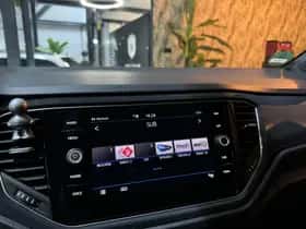 Volkswagen T-Roc thumbnail 37