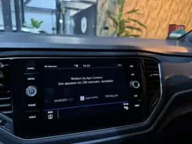 Volkswagen T-Roc thumbnail 38