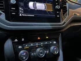 Volkswagen T-Roc thumbnail 41