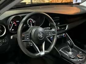 Alfa Romeo Giulia thumbnail 25