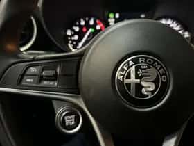 Alfa Romeo Giulia thumbnail 26