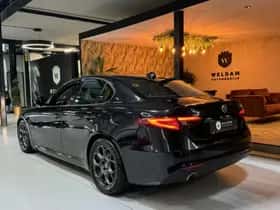 Alfa Romeo Giulia thumbnail 4