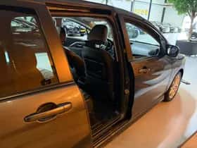 Mazda 5 (2012) thumbnail 18