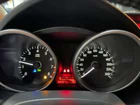 Mazda 5 (2012) thumbnail 23