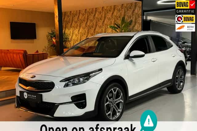 Kia XCeed (2022) thumbnail 2