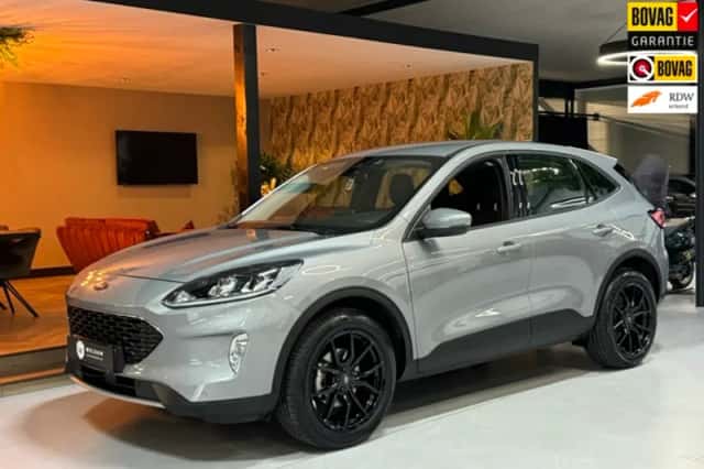 Ford Kuga (2024) thumbnail 1