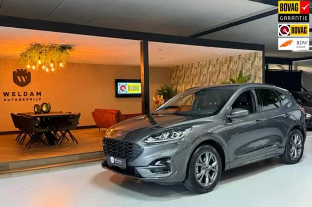 Ford Kuga (2023) thumbnail 1