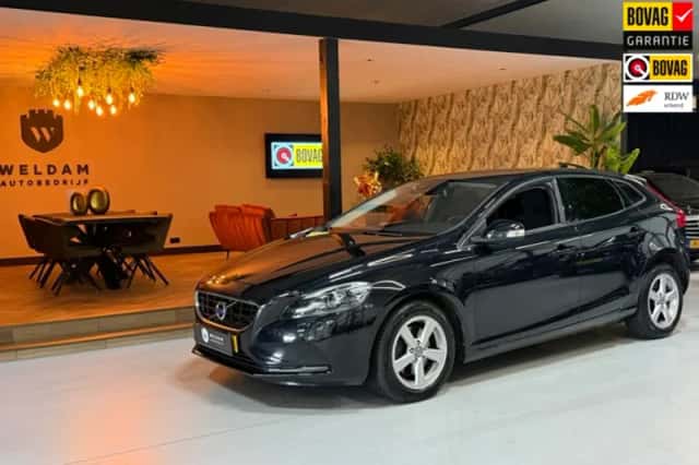 Volvo V40 (2014) thumbnail 1